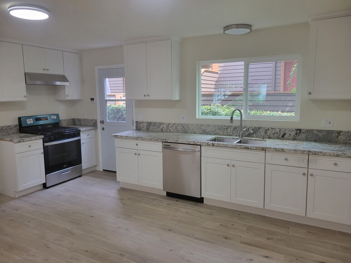 Primary Photo - 303 Ohio St