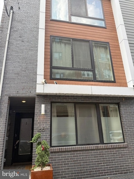 Photo - 1651 E Eyre St Townhome