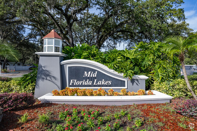 200 Forest Dr Leesburg, FL 34788-2688 - Mid Florida Lakes