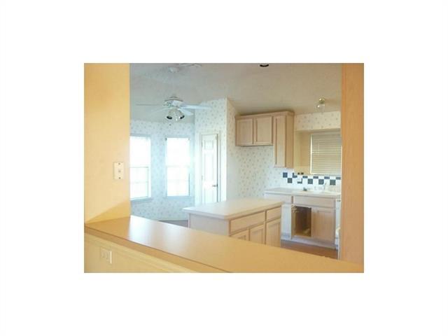 Building Photo - 4005 Aladdin Dr