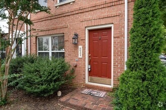 Building Photo - 211 Medlock Ln