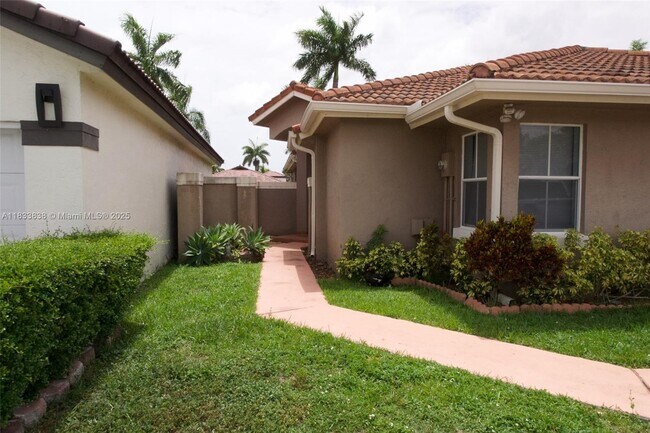 Foto del edificio - 921 NW 132nd Ave W