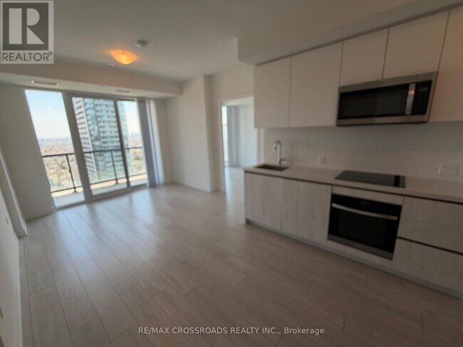 Photo du bâtiment - 5858 Yonge St