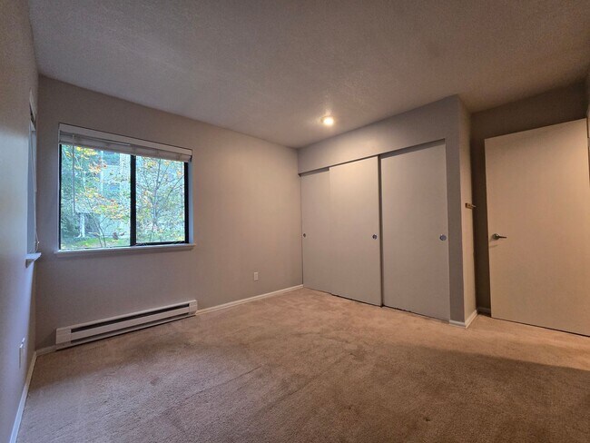 Building Photo - 2 Bd / 1.75 Ba Redmond Condo