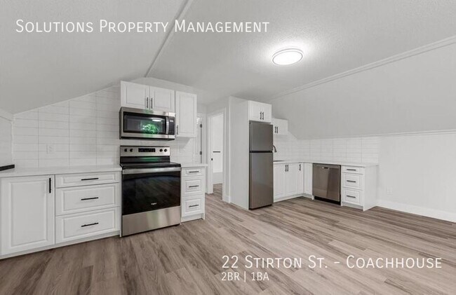 Building Photo - **Private 2 Bedroom Coachhouse**