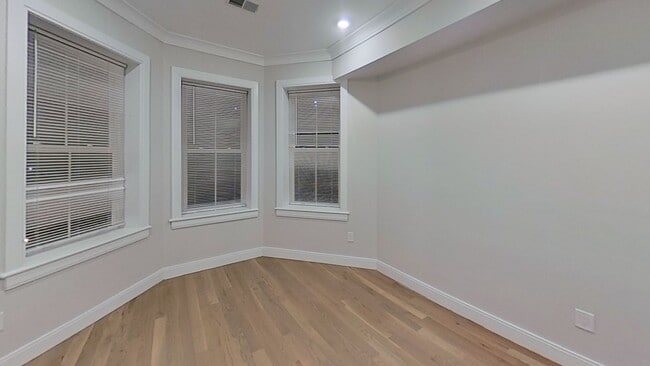 Foto del edificio - 42 Englewood Ave