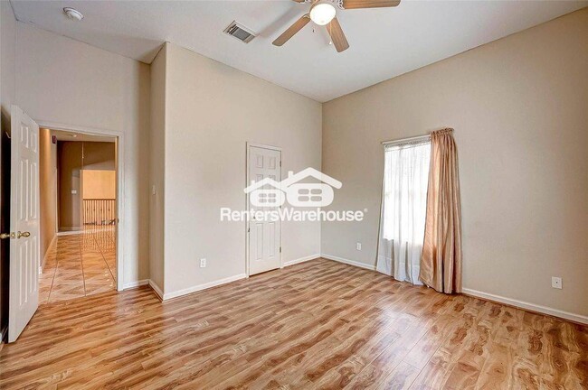 Foto del edificio - 5027 Creekmont Dr