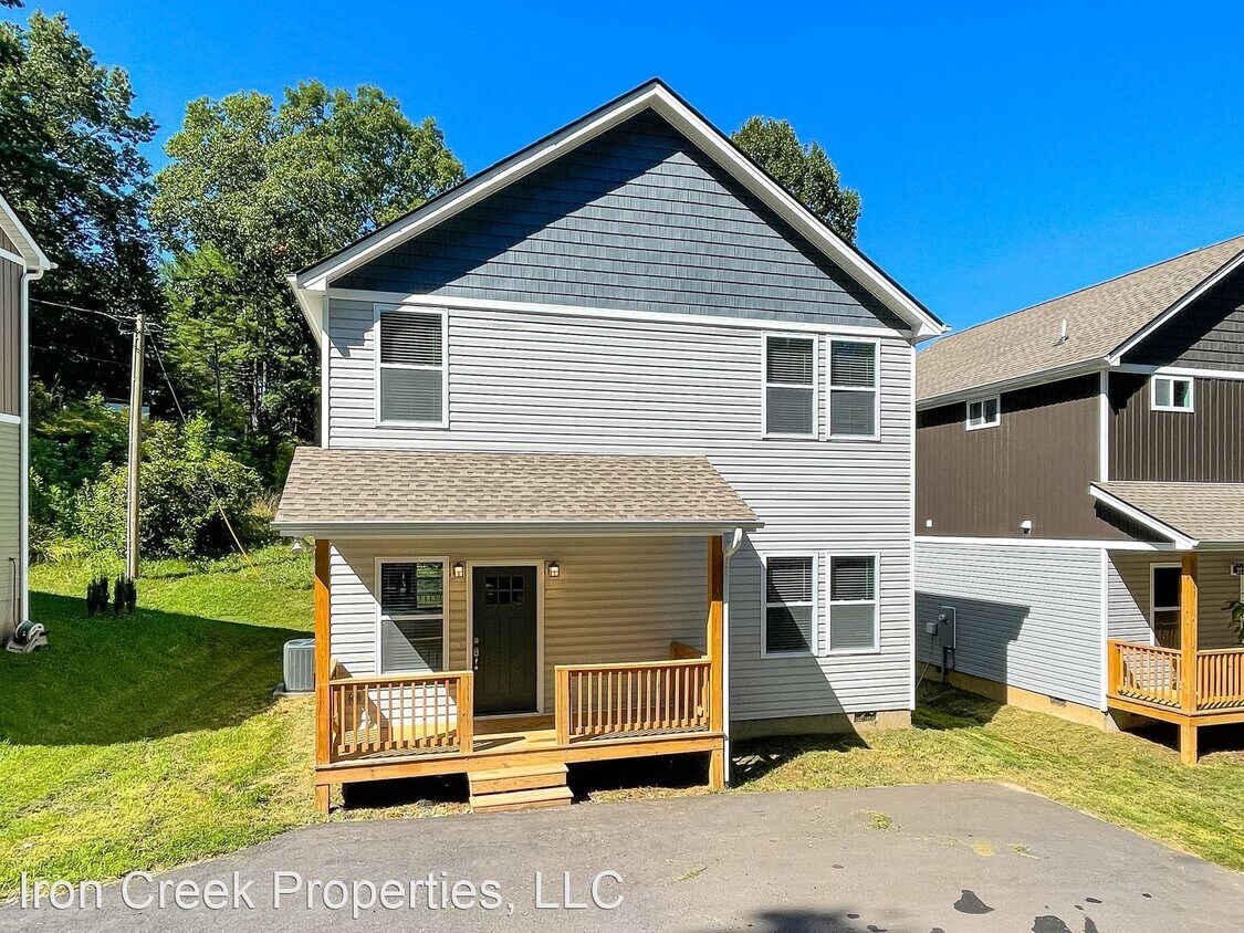 Foto principal - 3 br, 2.5 bath House - 9 Arbutus Road #121