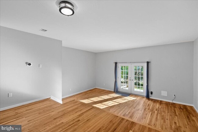 Building Photo - 2146 Golf Course Dr