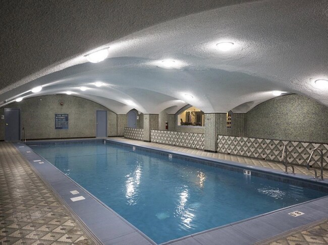 Foto del edificio - 1021 W Lawrence Ave
