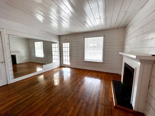 Foto del edificio - 1305 Lorrain St - Unit C