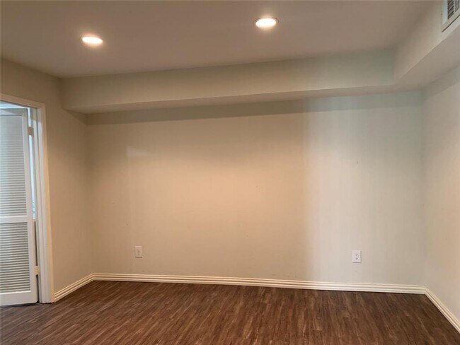 Foto del edificio - 355 N Post Oak Ln