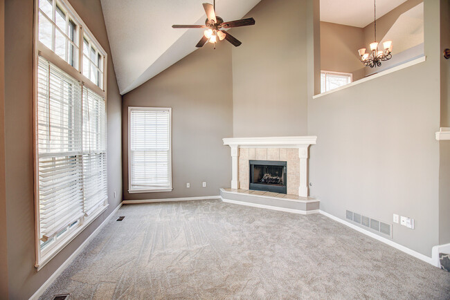 Building Photo - {5015} Live in Oakmont + Bright and Open F...