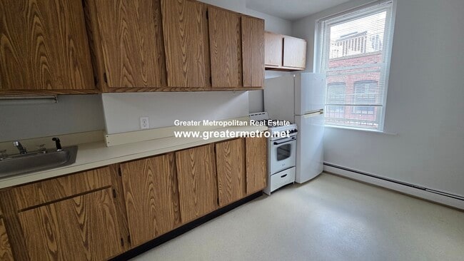 Building Photo - 207 Salem St