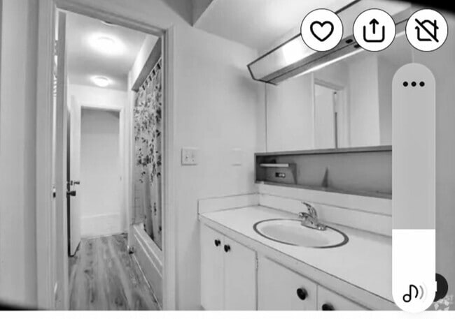 Building Photo - 3425 S 176th St