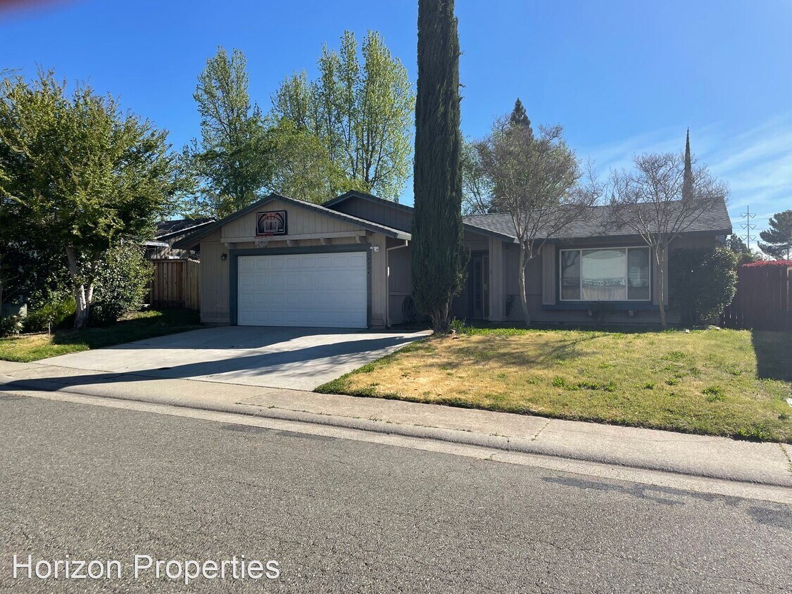 Primary Photo - 4 br, 2 bath House - 7704 Sun Terrace Way