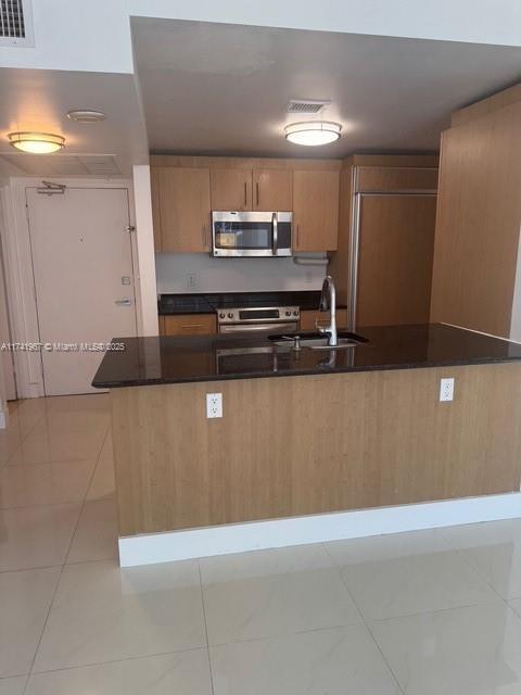 Building Photo - 10275 Collins Ave