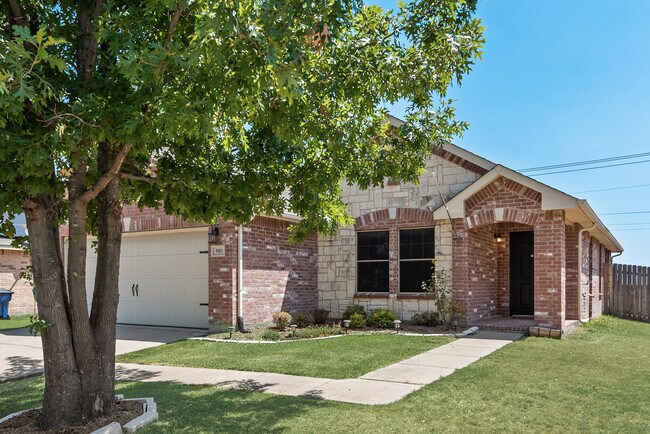 Foto del edificio - 550 Laurel Ln