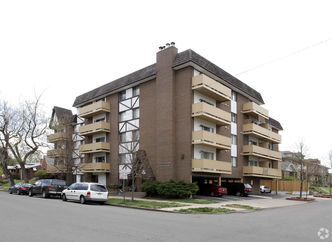 Lancaster Manor Apartments in Denver, CO