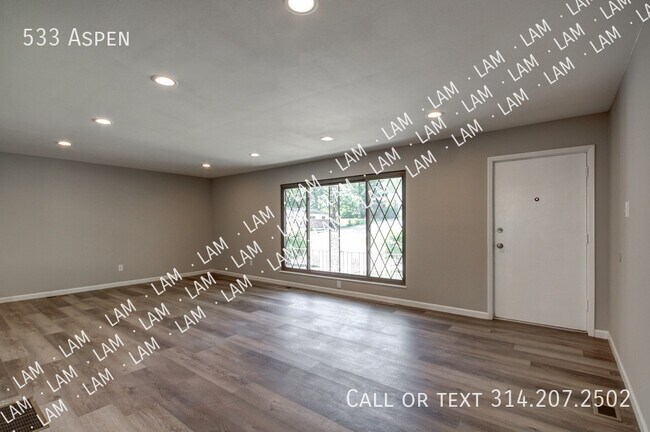 Foto del edificio - 533 Aspen Dr