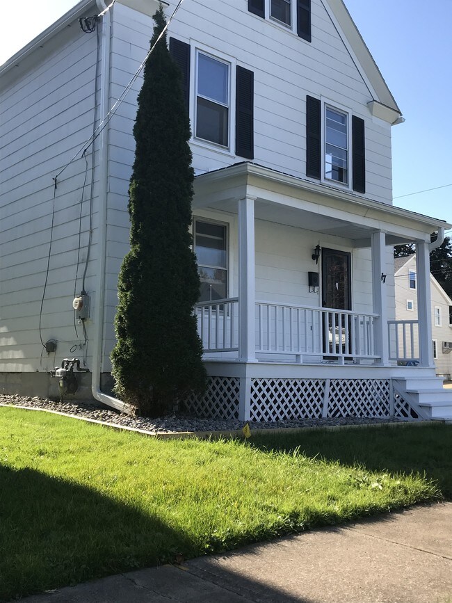 17 Walcott St, New York Mills, NY 13417 House Rental in New York