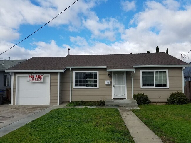 Foto del edificio - Totally remodeled, 2 bed, 1 bath house.
