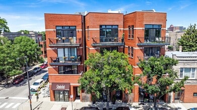 Building Photo - 2522 W Chicago Ave