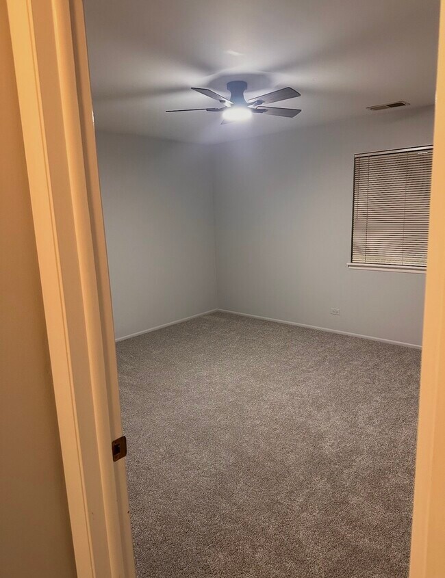 Building Photo - 1022 Thorndale Ct