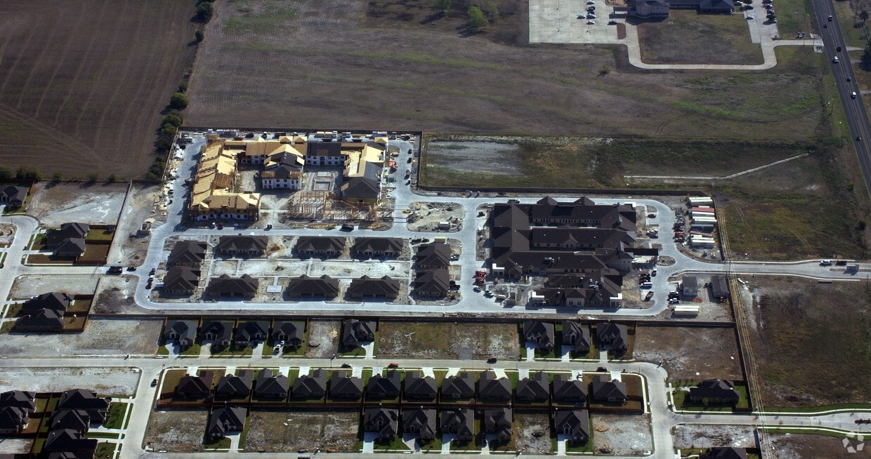 Aerial Photo - Arabella of Red Oak Senior Living