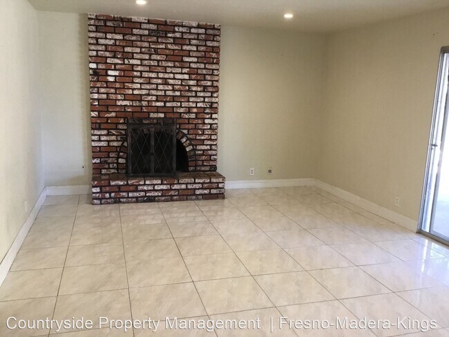 Foto del edificio - 3 br, 2 bath House - 5269 E. Washington Av...