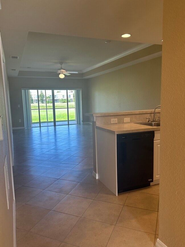 Building Photo - 1235 Saxony Cir