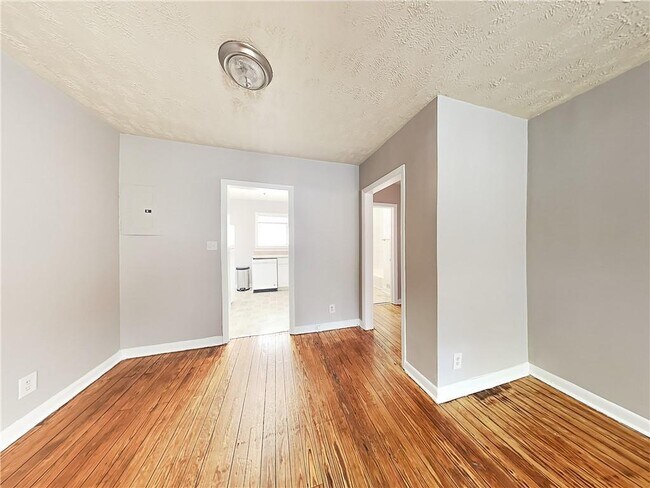 Foto del edificio - 1332 Eubanks Ave