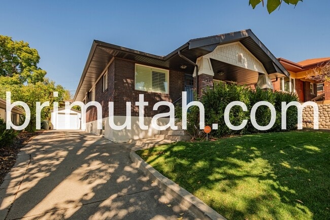 Photo - 1367 Thornton Ave House