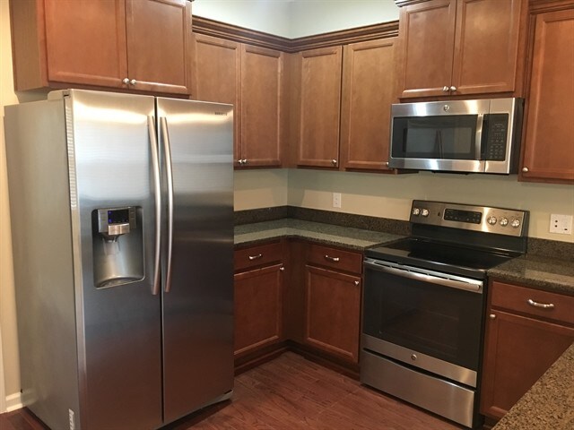 Foto del edificio - 1389 Castleoak Dr