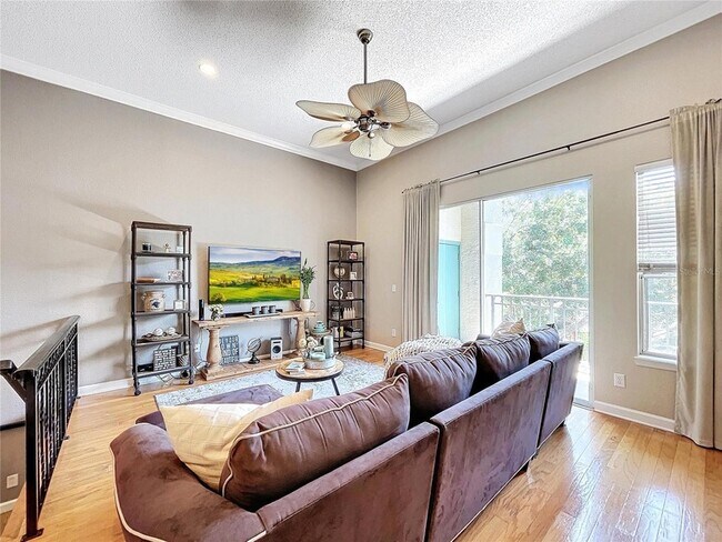 Building Photo - 704 Seagate Dr