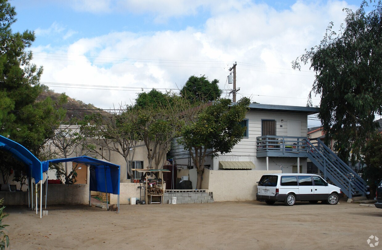 Foto principal - 320-322 W Mission Rd