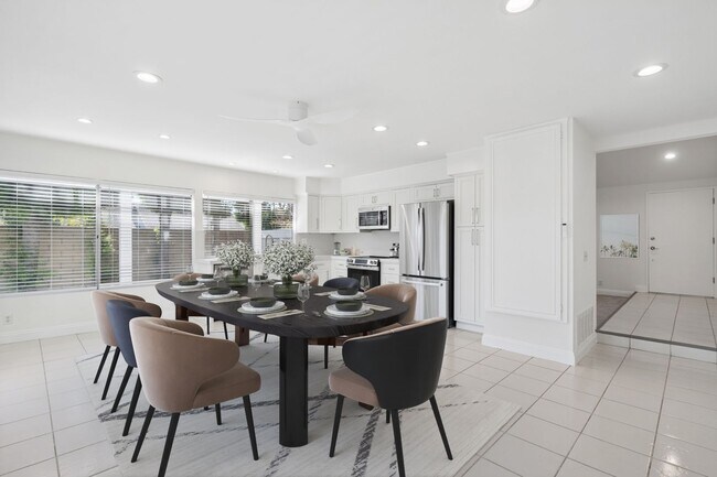 Building Photo - 8822 Bellshire Dr