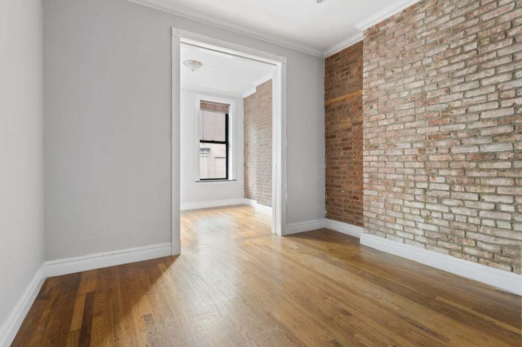Building Photo - 246 Mott St