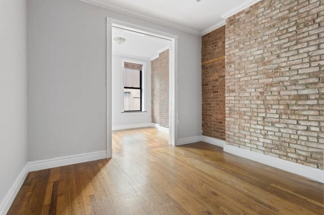 Photo - 246 Mott St Apartment