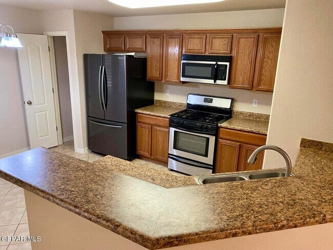 Foto del edificio - 7334 Prickley Pear Dr