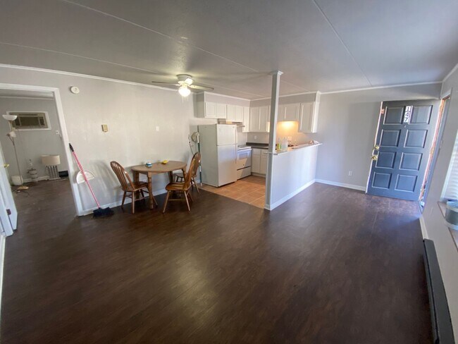 Building Photo - Maryville 37803 - 1 bedroom apartment near...