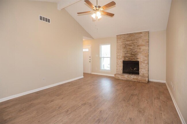 Foto del edificio - 403 W Bowman Rd