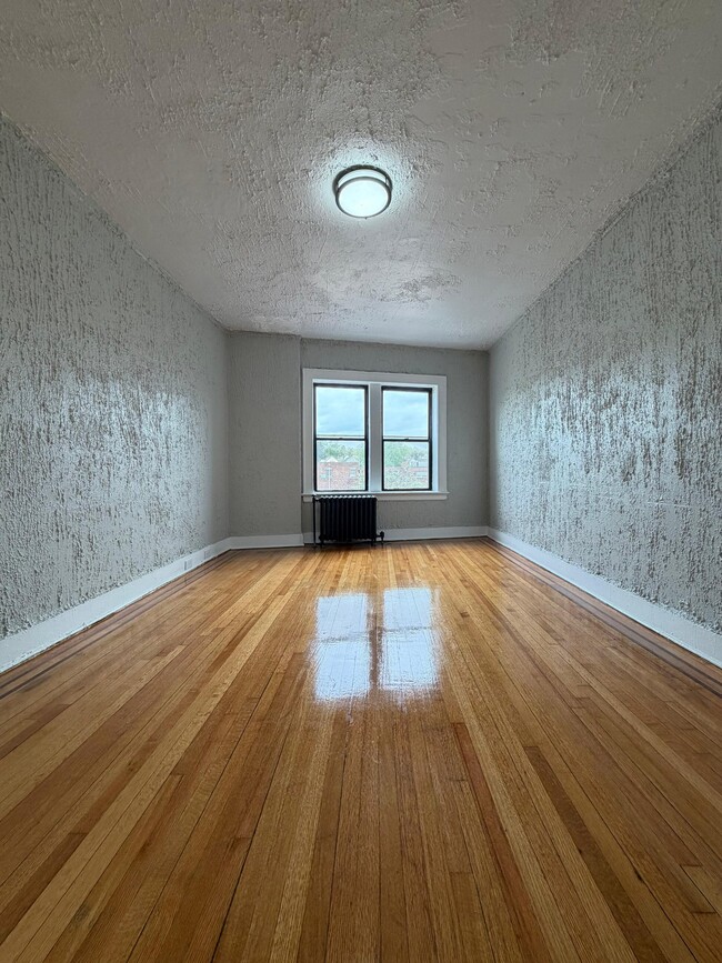 Foto del edificio - 645 Summer Ave