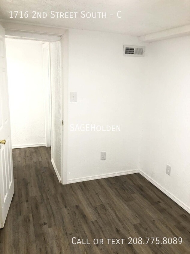 Foto principal - 1716 2nd St S