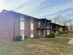Building Photo - 7601 Hazelcrest Dr