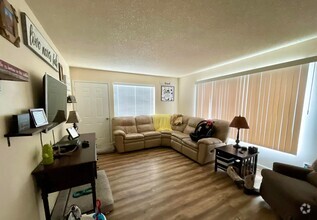 Building Photo - 376 Reservoir Dr