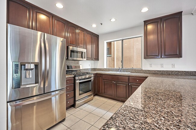 Kitchen - 1211 S Shenandoah St
