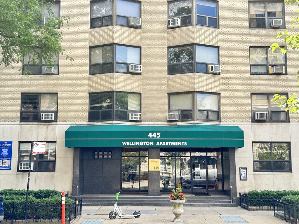 Foto principal - 448 W Wellington Ave