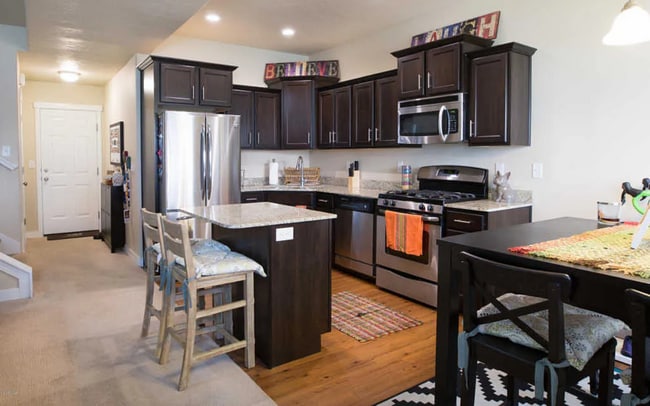 Foto del edificio - 3 Bed/2 Bathroom house in South Jordan