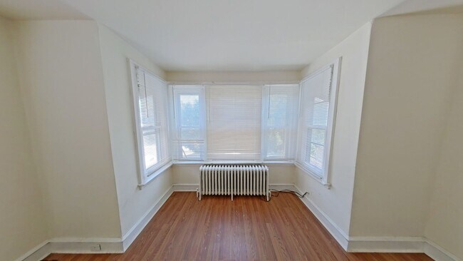 Foto del edificio - 6237 Carpenter St